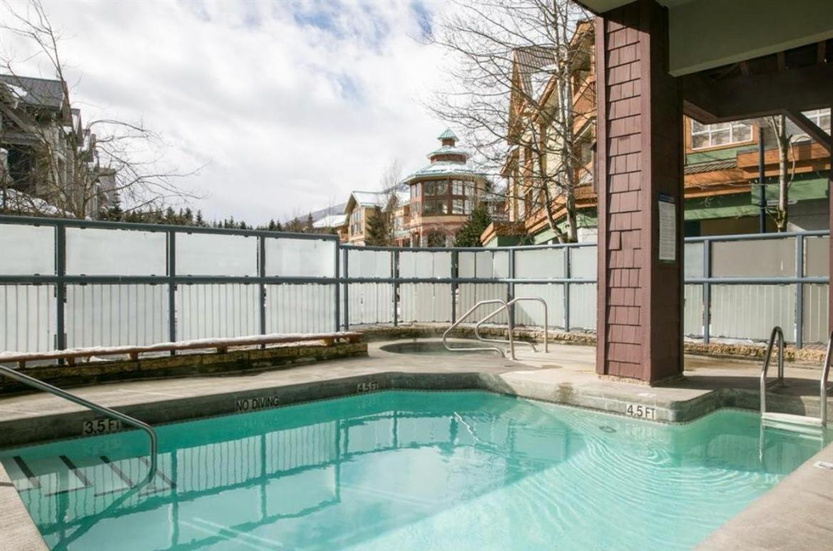 Tyndalstone Lodge 3 Bedroom In The Heart Of Village North Уистлер Экстерьер фото