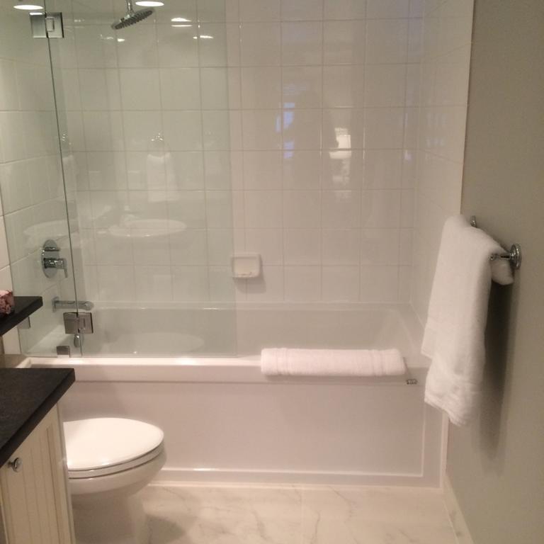 Tyndalstone Lodge 3 Bedroom In The Heart Of Village North Уистлер Экстерьер фото