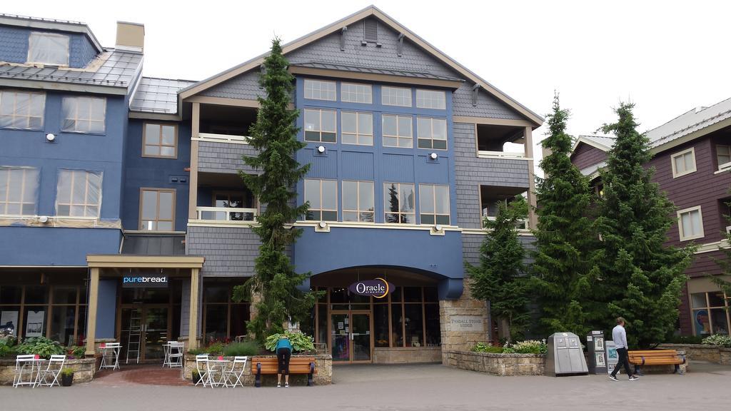 Tyndalstone Lodge 3 Bedroom In The Heart Of Village North Уистлер Экстерьер фото