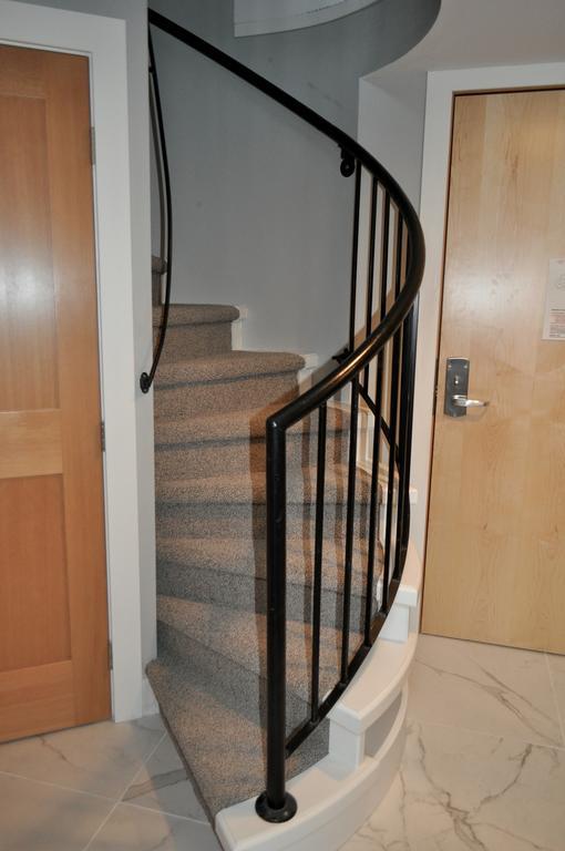 Tyndalstone Lodge 3 Bedroom In The Heart Of Village North Уистлер Экстерьер фото